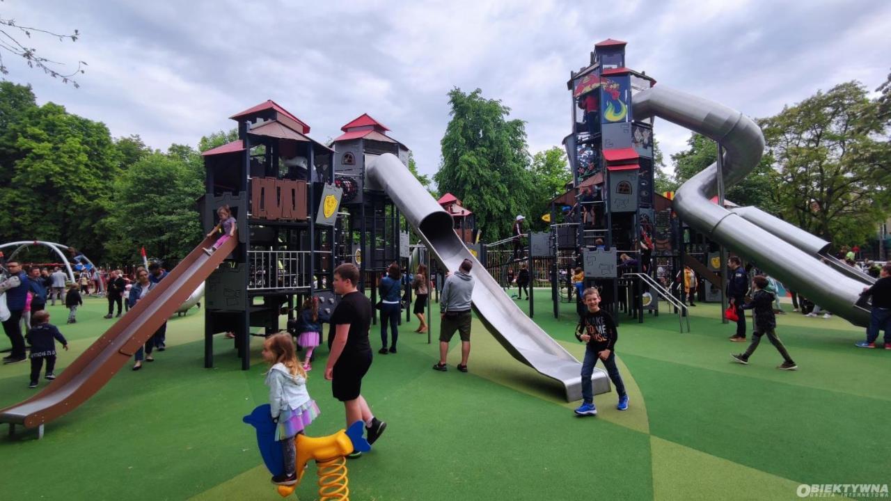 Juna - Nowoczesny Apartament W Centrum Z Widokiem Na Park ปรุชโคฟ ภายนอก รูปภาพ